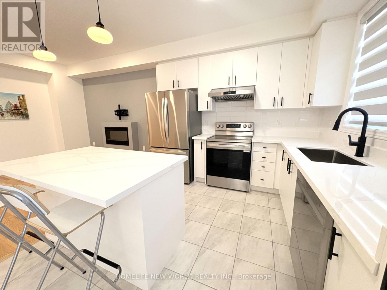 966 Cormorant Path, Pickering, Ontario  L1X 0P5 - Photo 6 - E13579980