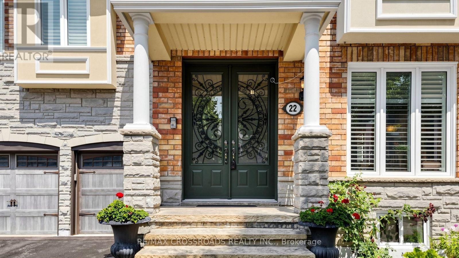 22 Bartlett Road, Markham, Ontario L6C 2Y6 - Photo 2 - N13580022