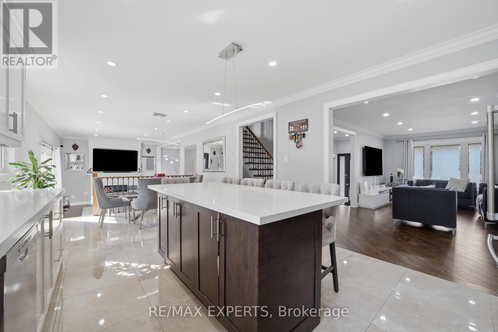3656 Sawmill Valley Drive, Mississauga, Ontario  L5L 2P6 - Photo 13 - W13579998