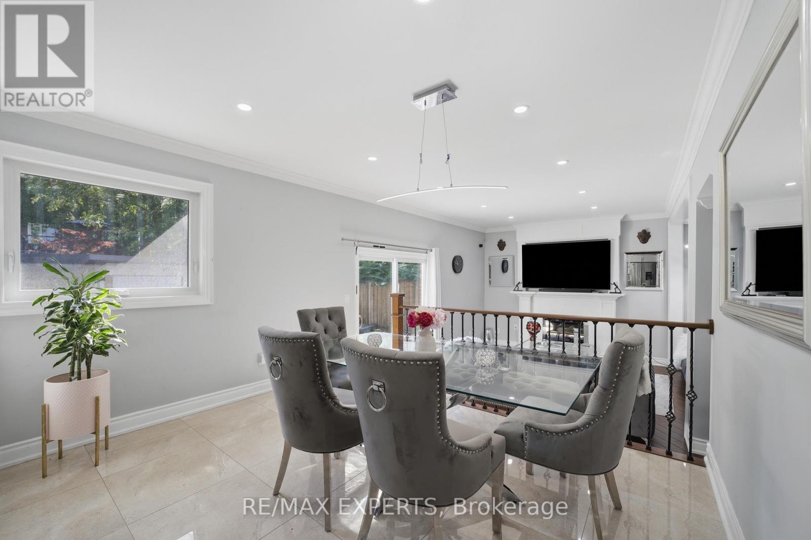 3656 Sawmill Valley Drive, Mississauga, Ontario  L5L 2P6 - Photo 16 - W13579998