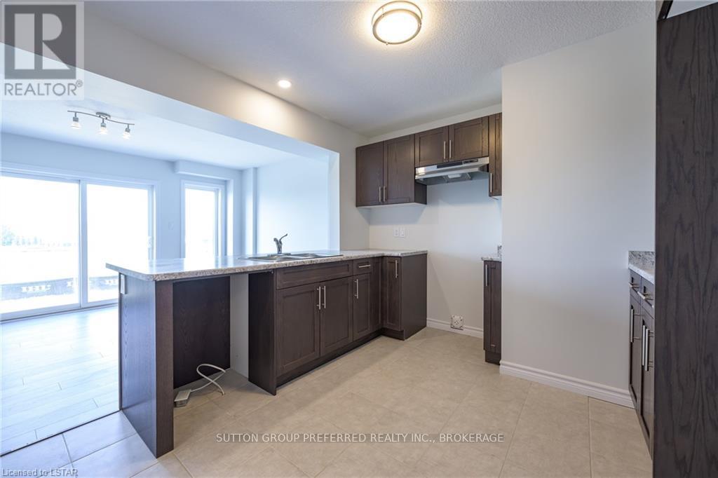 341 Kennington Way, London South, Ontario  N6L 0H4 - Photo 8 - X13573076