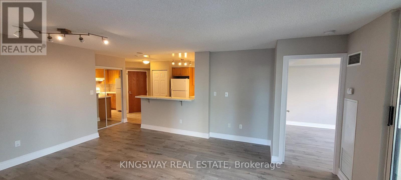 812 - 7 Lorraine Avenue, Toronto, Ontario  M2N 7H2 - Photo 4 - C13580048