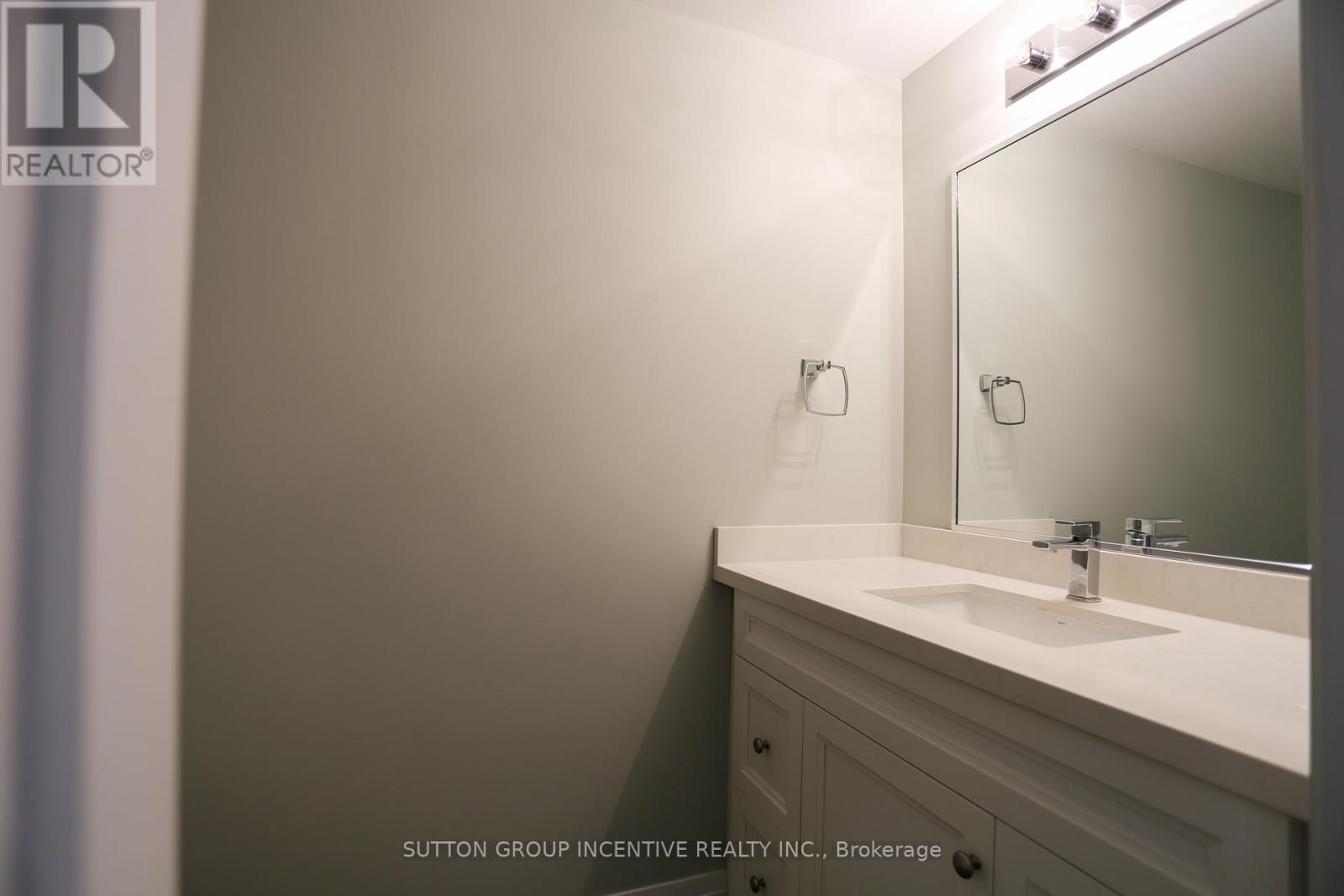 6 Stonehart Lane, Barrie, Ontario L4M 7E8 - Photo 12 - S13580070
