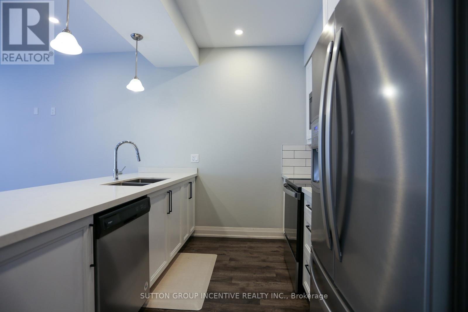6 Stonehart Lane, Barrie, Ontario L4M 7E8 - Photo 9 - S13580070