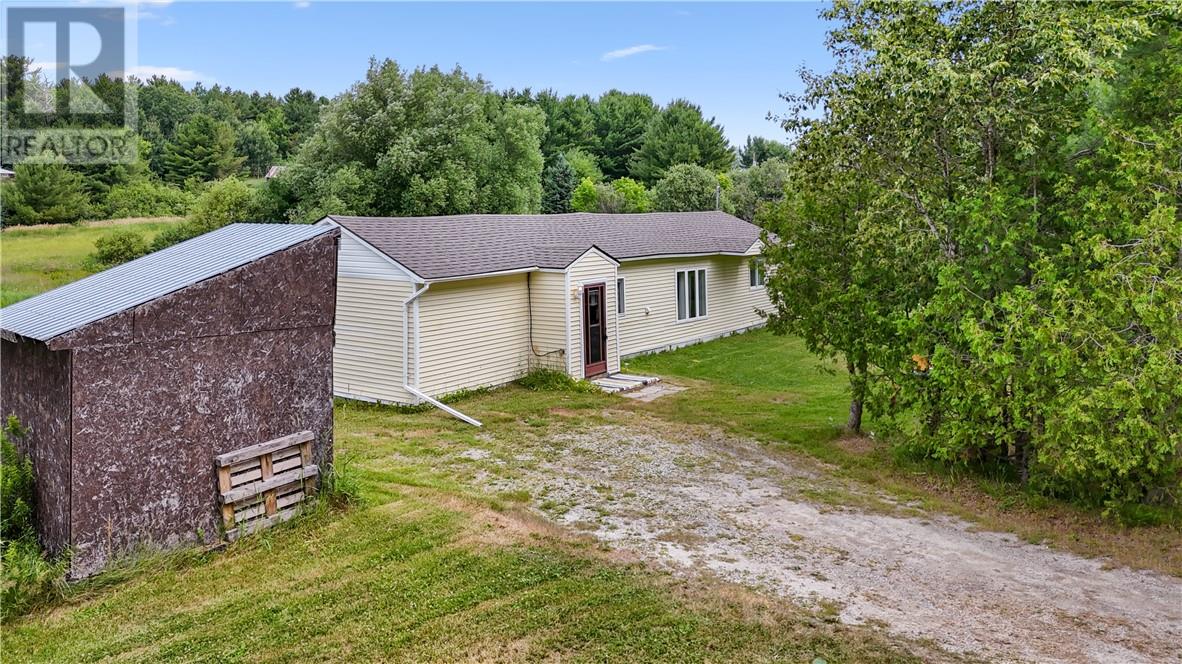 41 Graham Road, Massey, Ontario  P0P 1P0 - Photo 4 - 2129262