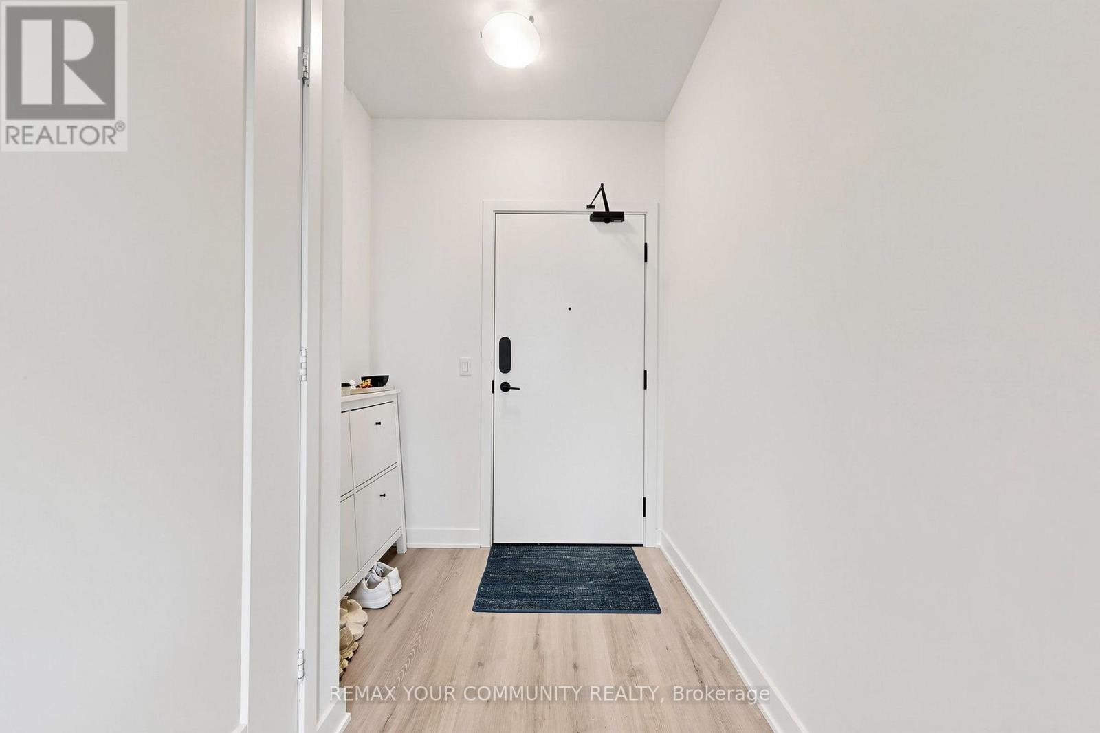 2404 - 70 Princess Street, Toronto, Ontario  M5A 0X6 - Photo 2 - C13580096