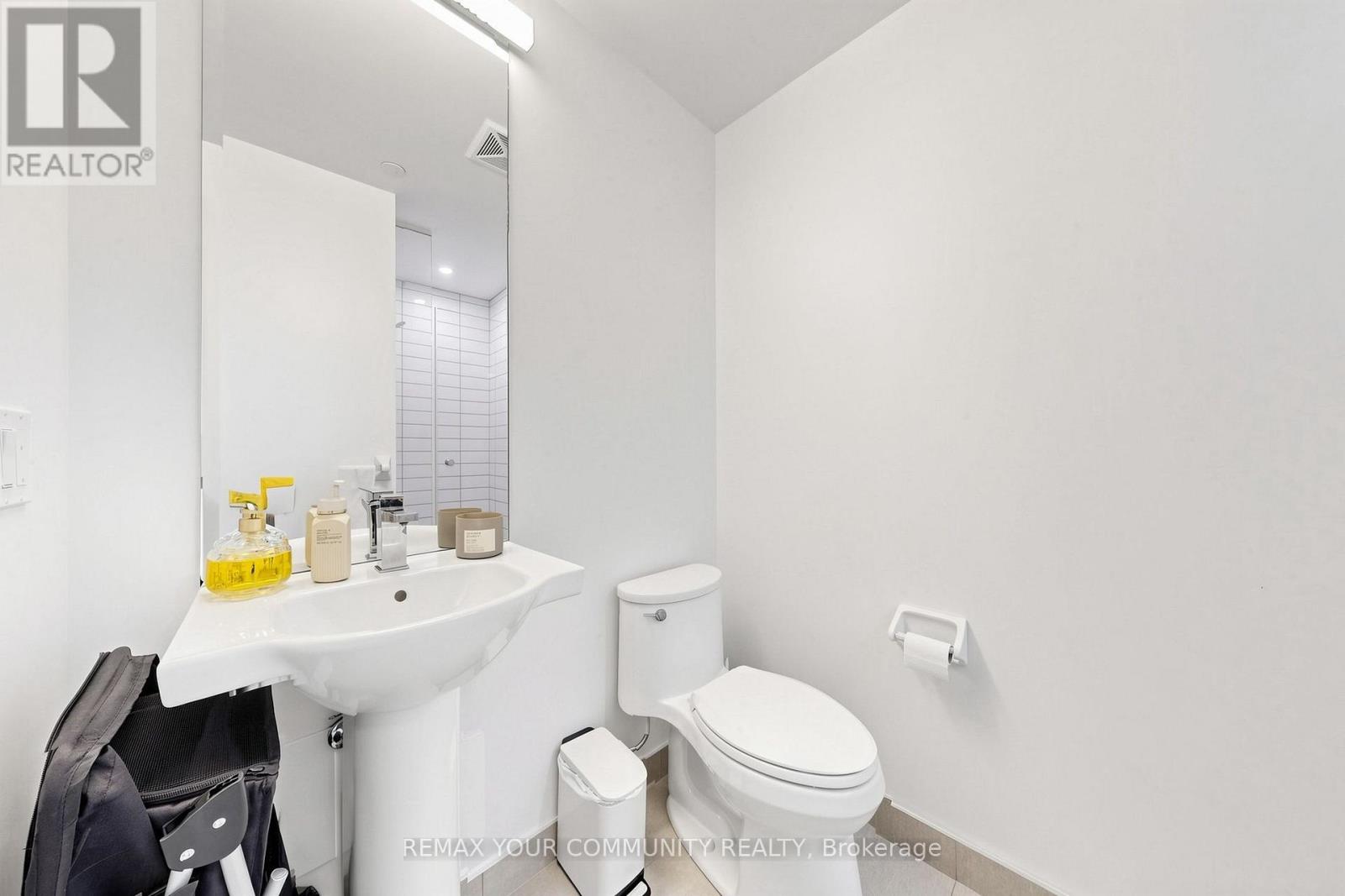 2404 - 70 Princess Street, Toronto, Ontario  M5A 0X6 - Photo 22 - C13580096