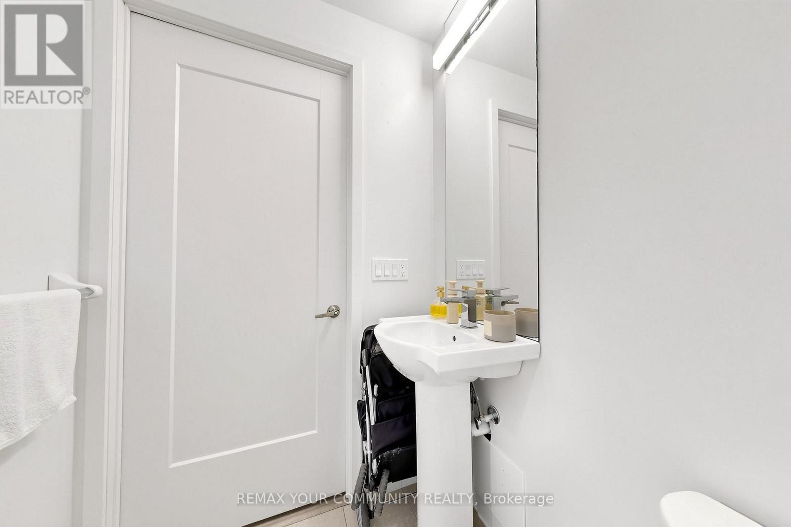 2404 - 70 Princess Street, Toronto, Ontario  M5A 0X6 - Photo 24 - C13580096