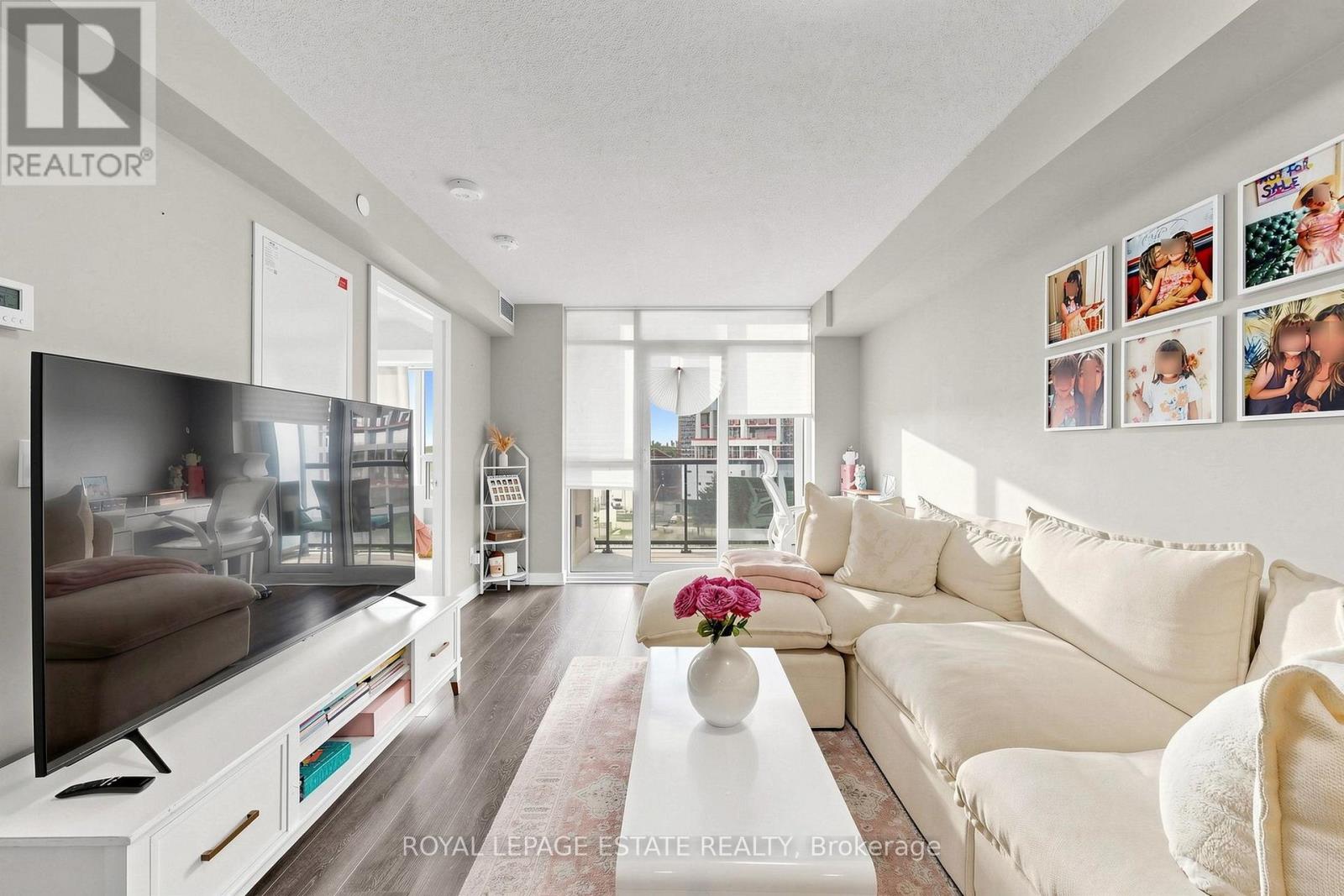 504 - 8 Trent Avenue, Toronto, Ontario M4C 0A6 - Photo 5 - E13580080