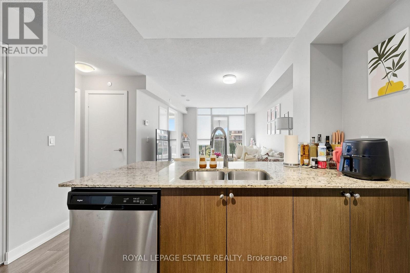 504 - 8 Trent Avenue, Toronto, Ontario M4C 0A6 - Photo 8 - E13580080
