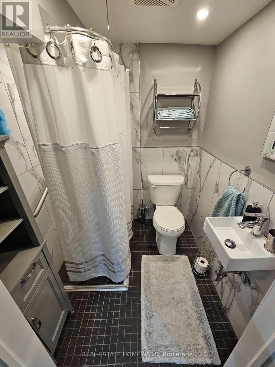 715 Pharmacy Avenue, Toronto, Ontario M1L 3J4 - Photo 15 - E13580088