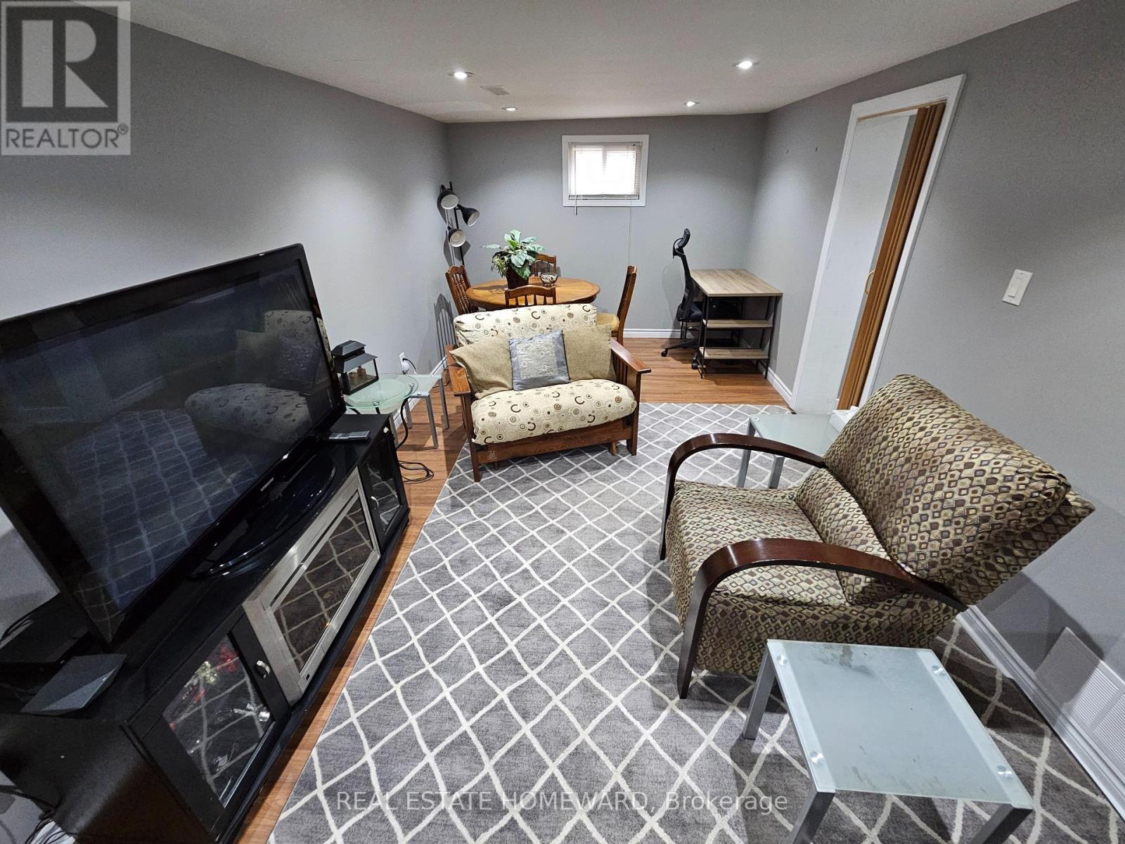 715 Pharmacy Avenue, Toronto, Ontario M1L 3J4 - Photo 24 - E13580088
