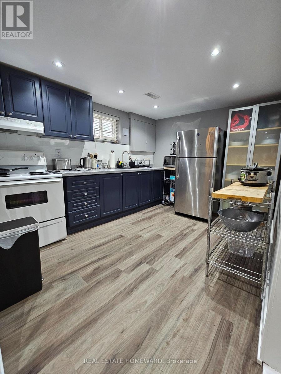 715 Pharmacy Avenue, Toronto, Ontario M1L 3J4 - Photo 7 - E13580088