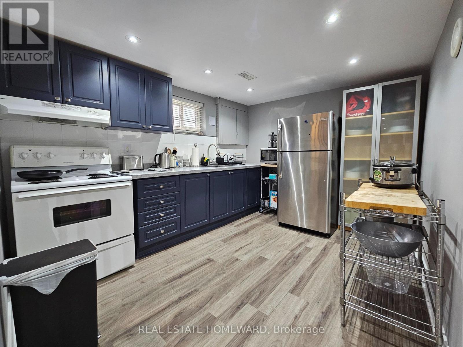 715 Pharmacy Avenue, Toronto, Ontario M1L 3J4 - Photo 8 - E13580088