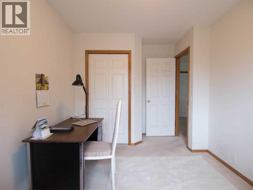 5209 Coral Shores Drive Ne, Calgary, Alberta  T3J 3J7 - Photo 38 - A2321832