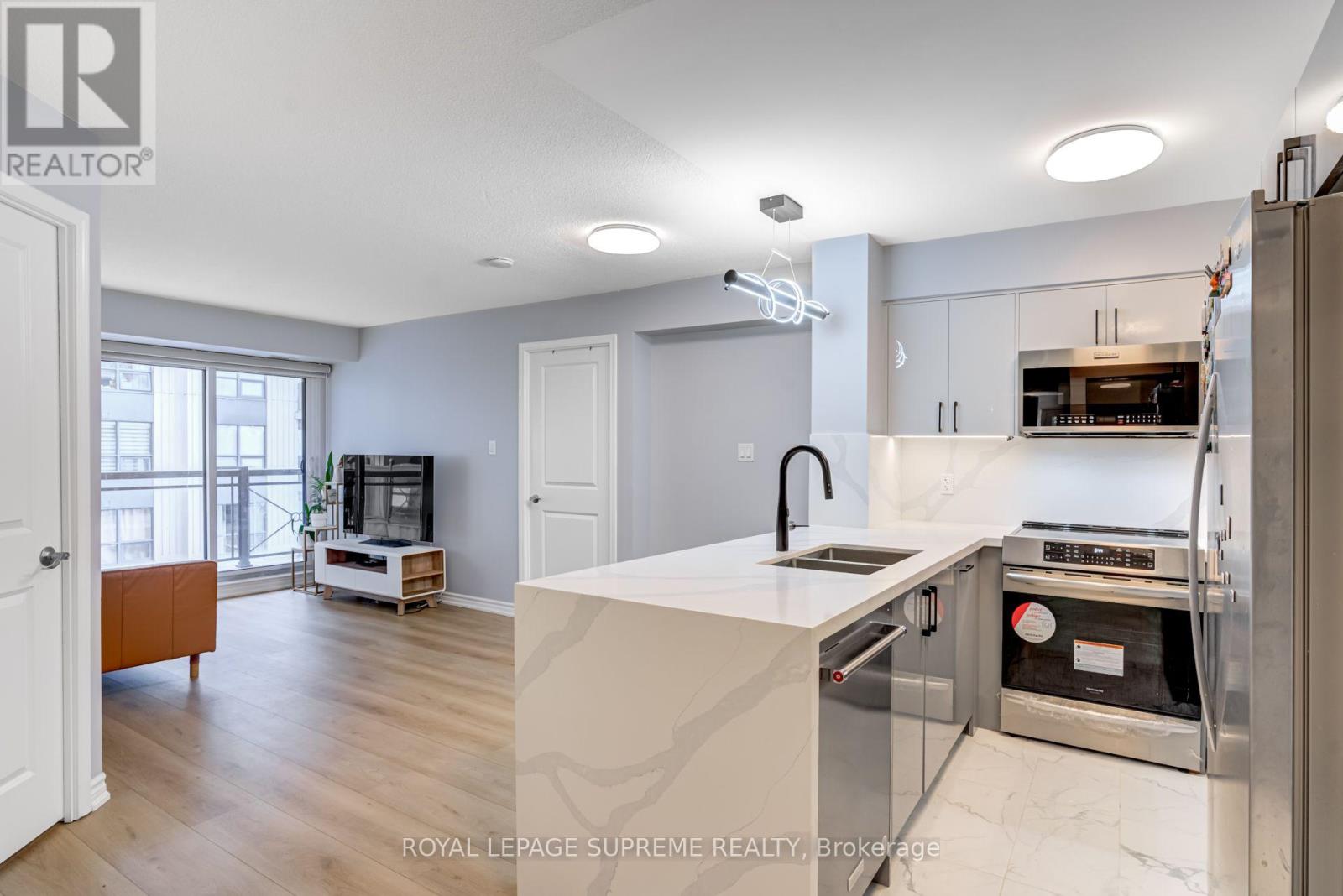 301 - 872 Sheppard Avenue W, Toronto, Ontario M3H 5V5 - Photo 2 - C13580124