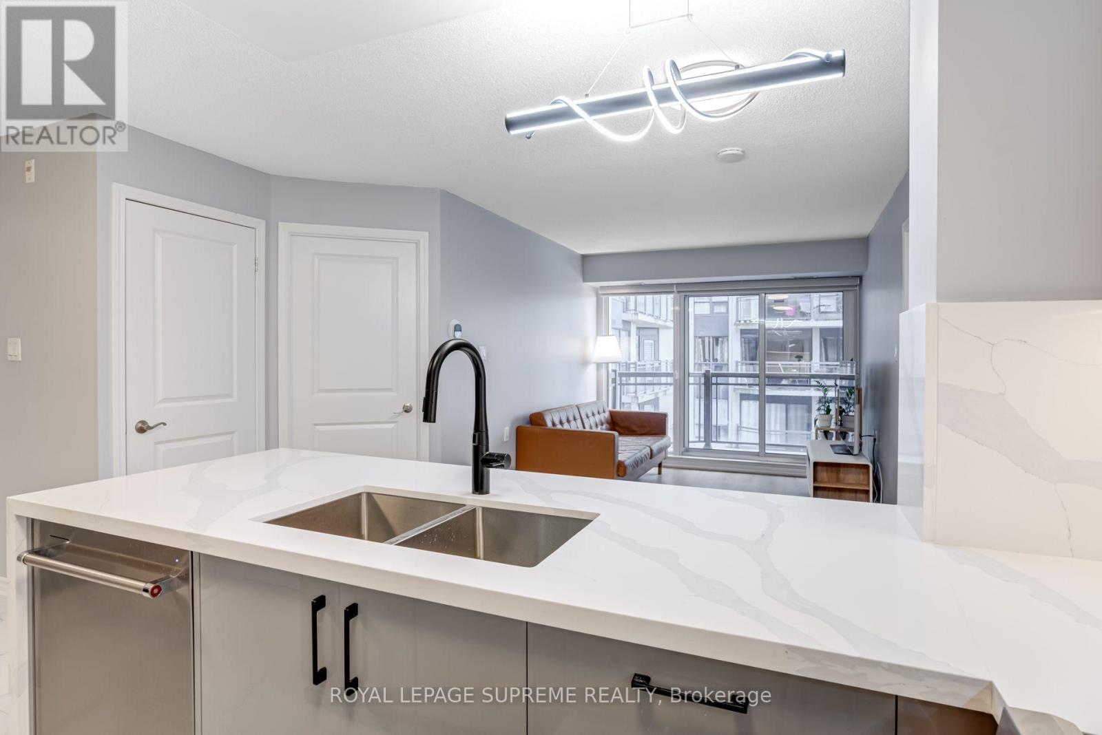 301 - 872 Sheppard Avenue W, Toronto, Ontario M3H 5V5 - Photo 5 - C13580124