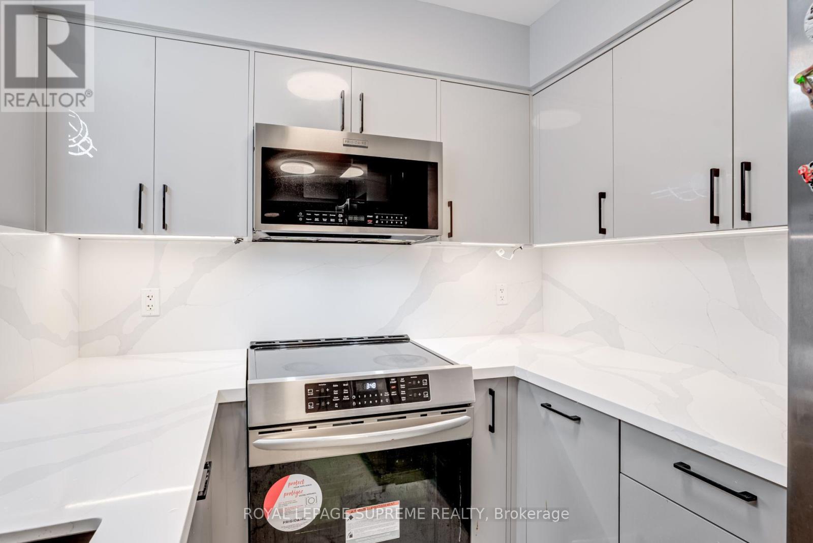 301 - 872 Sheppard Avenue W, Toronto, Ontario M3H 5V5 - Photo 6 - C13580124