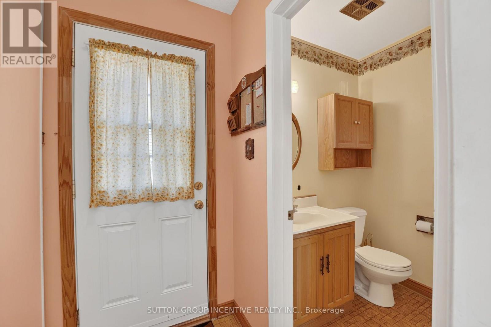 63 Heather Street, Barrie (Sunnidale), Ontario  L4N 4M9 - Photo 11 - S13580098