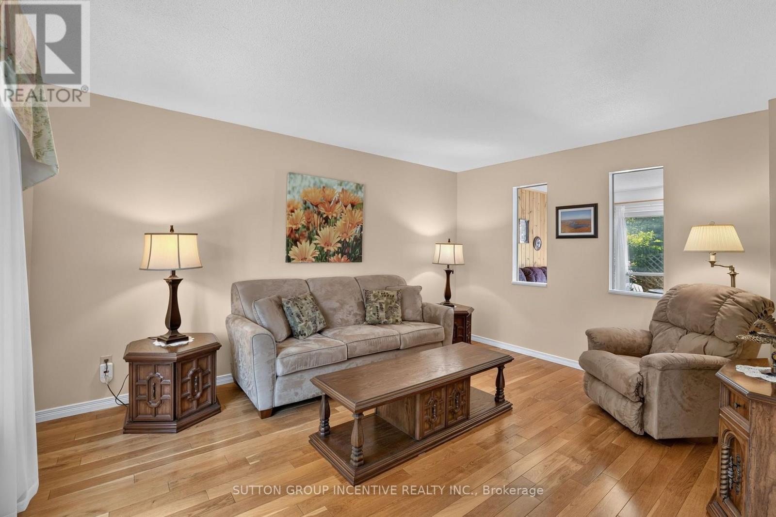 63 Heather Street, Barrie (Sunnidale), Ontario  L4N 4M9 - Photo 4 - S13580098
