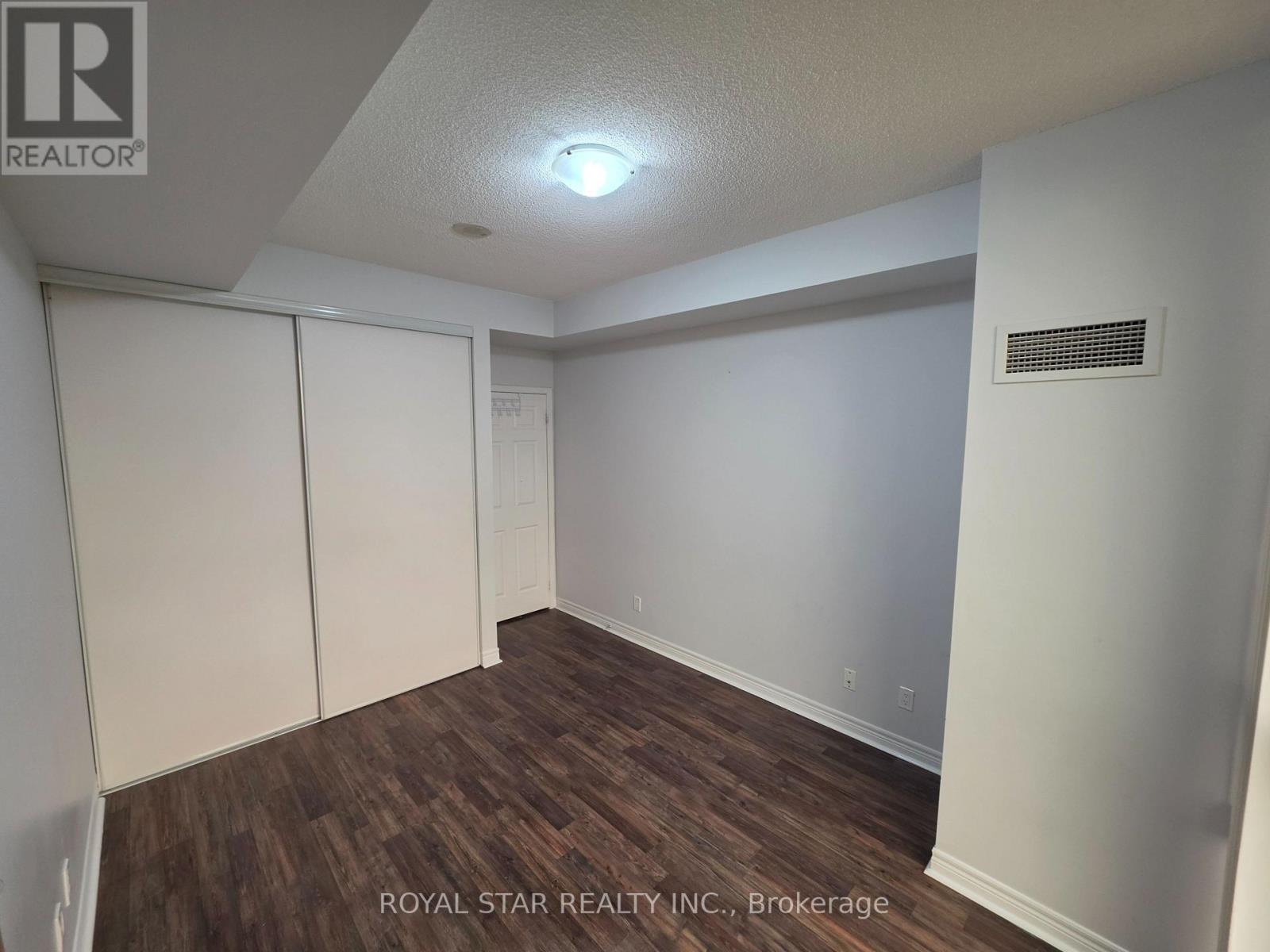1807 - 339 Rathburn Road W, Mississauga, Ontario  L5B 0K6 - Photo 12 - W13580108