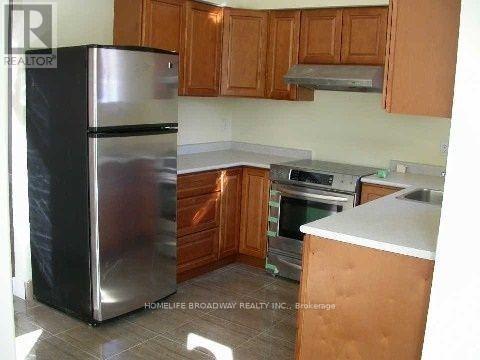 1240 Bantham Street, Mississauga, Ontario  L5V 1Y8 - Photo 4 - W13580132