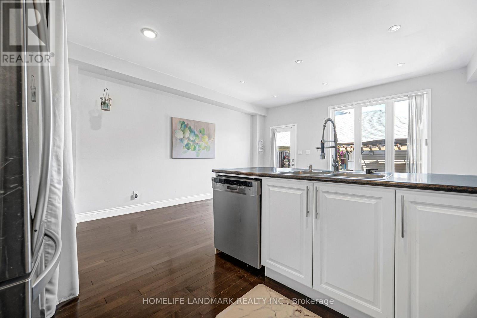 293 Murray Ross Parkway, Toronto, Ontario M3J 3N7 - Photo 10 - W13572746