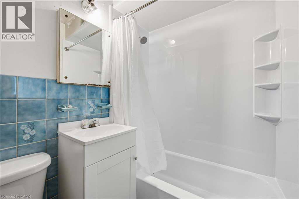 33 Belmont Avenue E, Kitchener, Ontario  N2M 4B8 - Photo 17 - 40846874