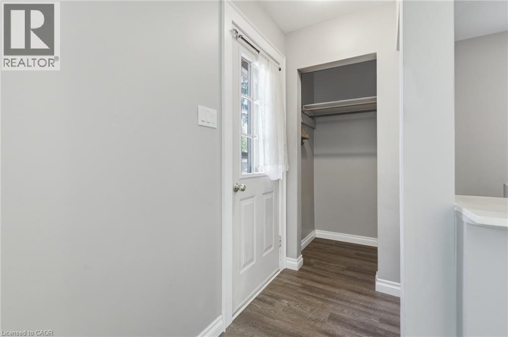 33 Belmont Avenue E, Kitchener, Ontario  N2M 4B8 - Photo 7 - 40846874