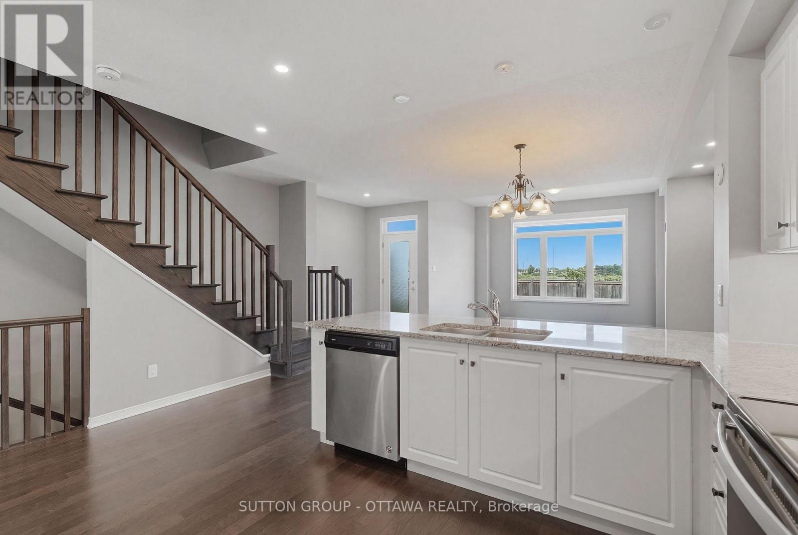 196 Jardiniere Street, Ottawa, Ontario  K2S 2K2 - Photo 6 - X13580202