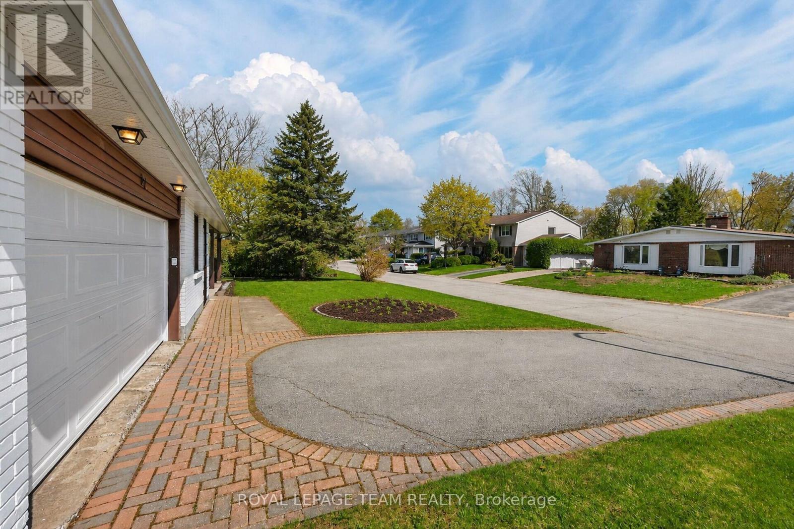 21 Lindhurst Crescent, Ottawa, Ontario  K2G 0T8 - Photo 2 - X13580214