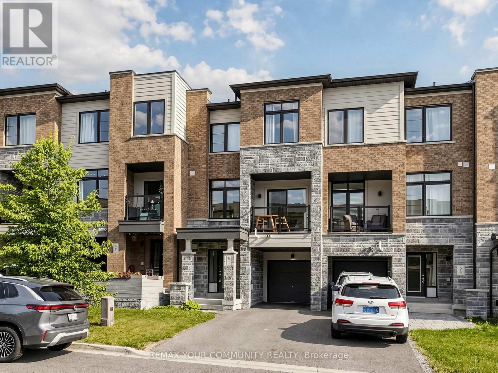 51 VANTAGE LOOP, Newmarket, Ontario