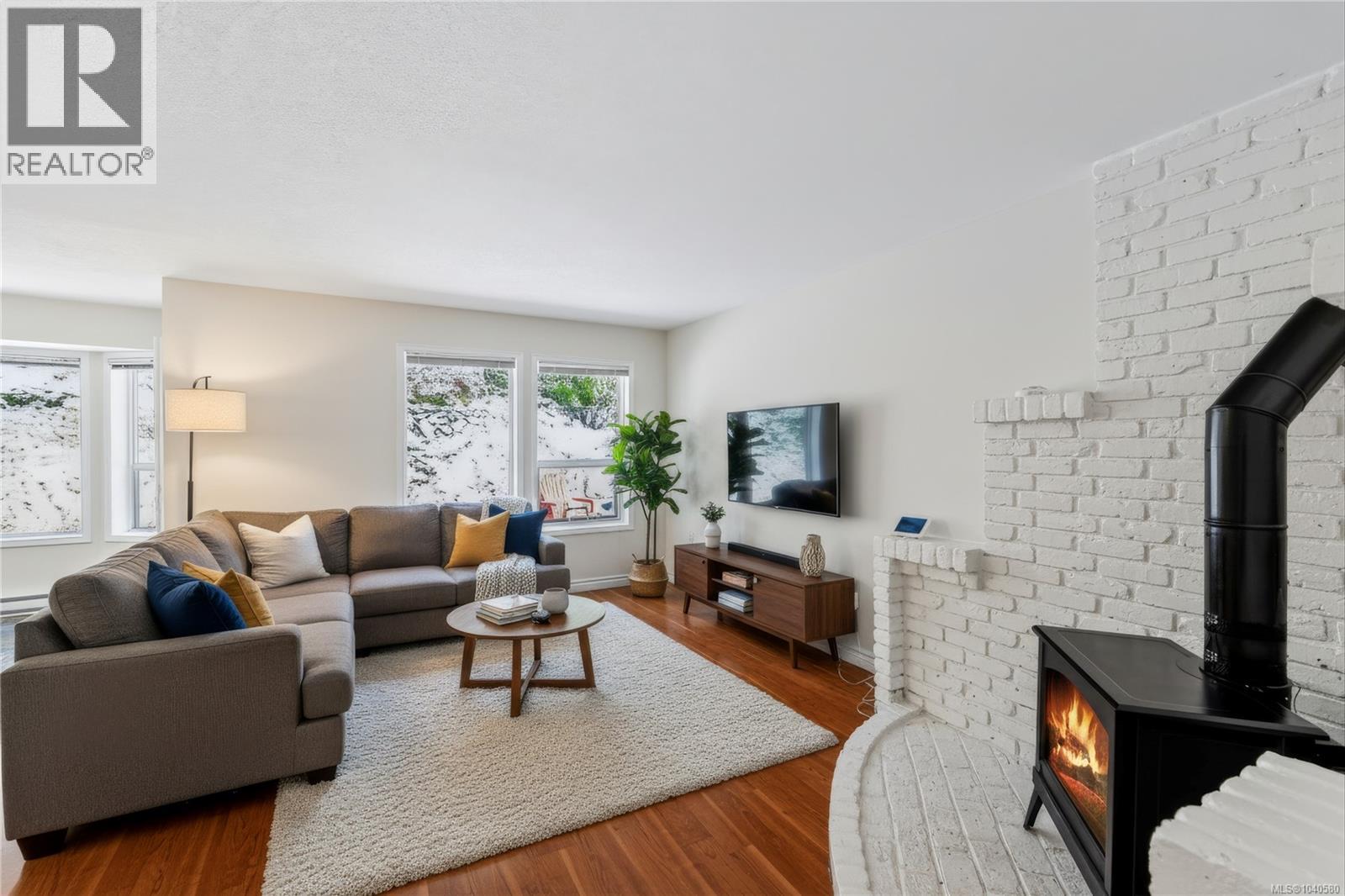 1018 Benvenuto Ave