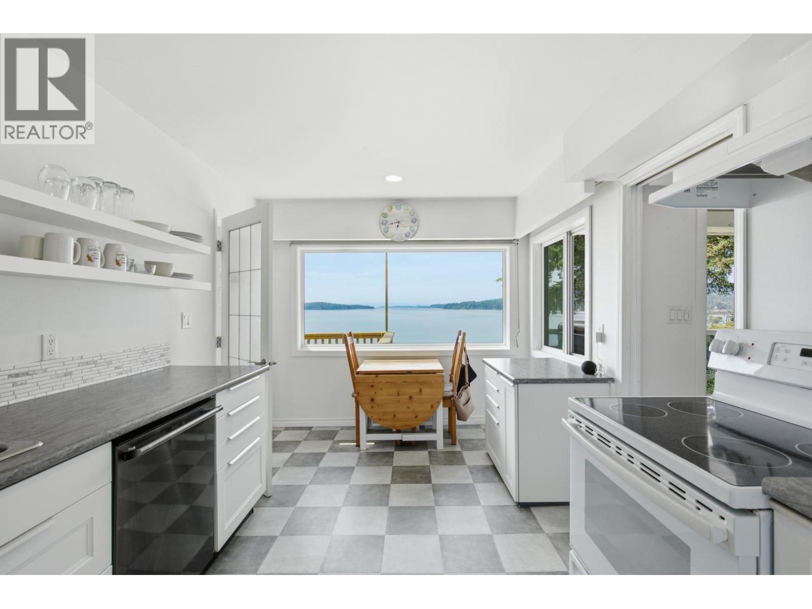 5223 Sunshine Coast Highway, Sechelt, British Columbia V7Z 0C4 - Photo 10 - R3147685