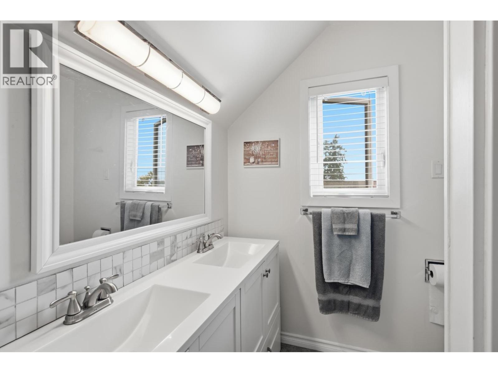 5223 Sunshine Coast Highway, Sechelt, British Columbia V7Z 0C4 - Photo 19 - R3147685