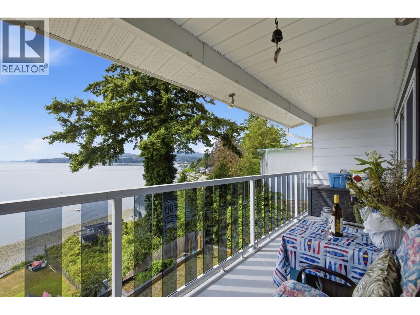 5223 Sunshine Coast Highway, Sechelt, British Columbia V7Z 0C4 - Photo 2 - R3147685