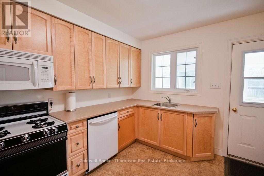 12 Connolly Street, South River, Ontario P0A 1X0 - Photo 18 - X13580250