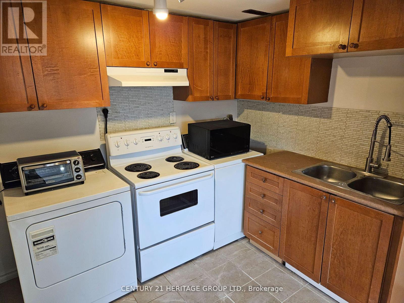 Bsmt - 6 Dingley Court, Ajax, Ontario  L1S 6B6 - Photo 2 - E13580268