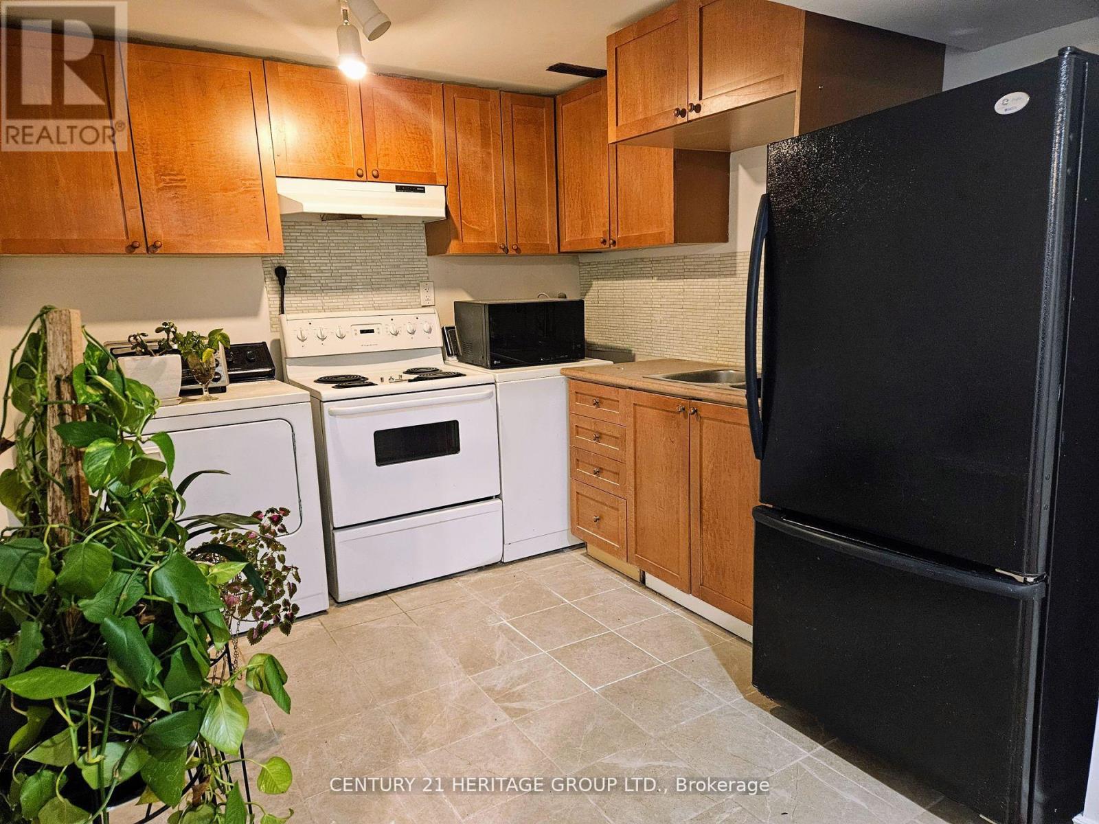 Bsmt - 6 Dingley Court, Ajax, Ontario  L1S 6B6 - Photo 4 - E13580268