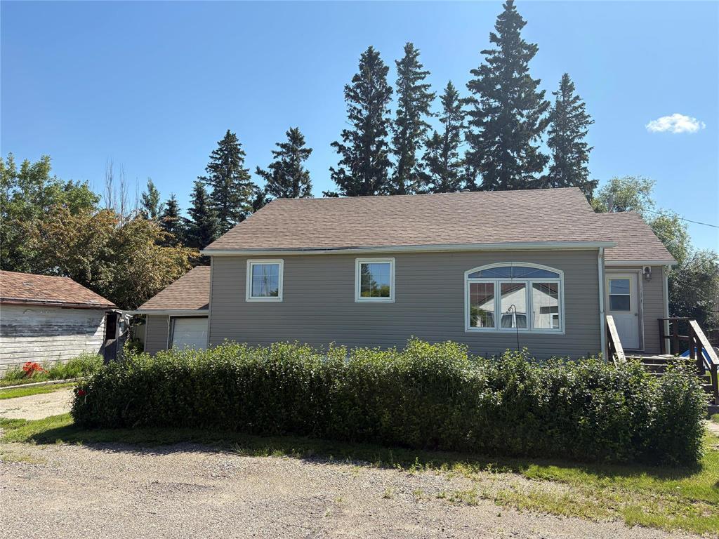 29 1st Street SW, Hamiota, Manitoba  R0M 0T0 - Photo 0 - 202610238