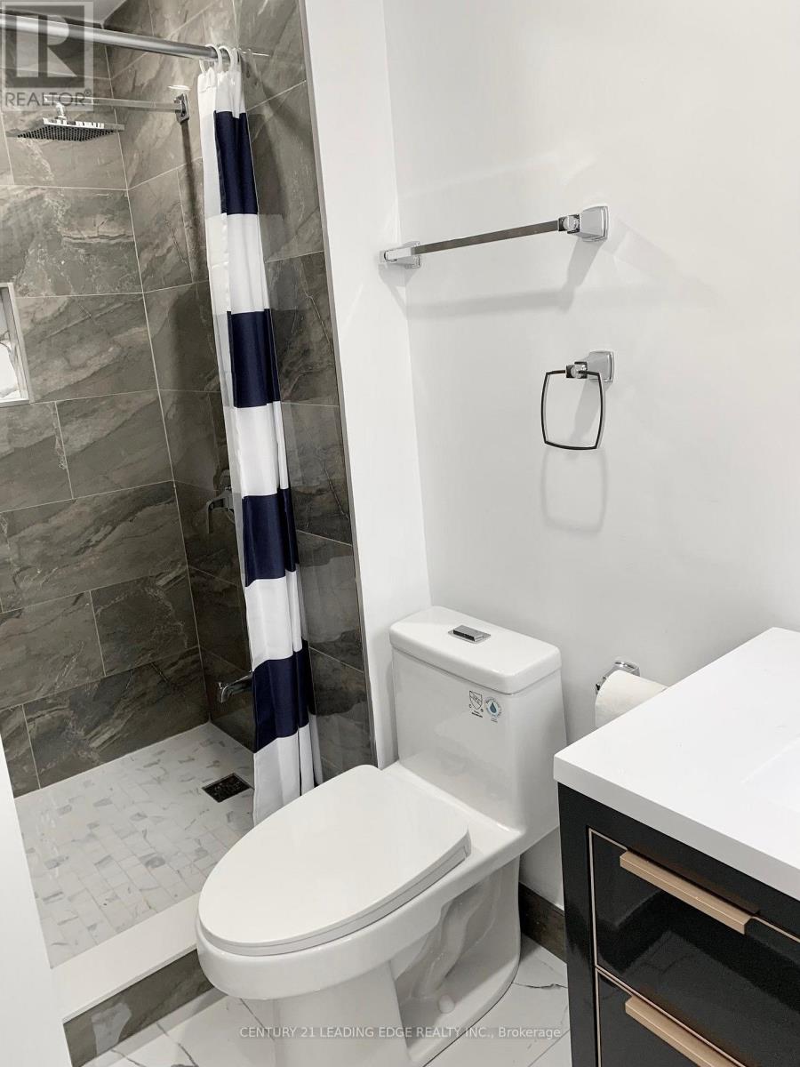 Main Level Back - 30 Huron Street, Toronto, Ontario M5T 2A3 - Photo 7 - C13579346