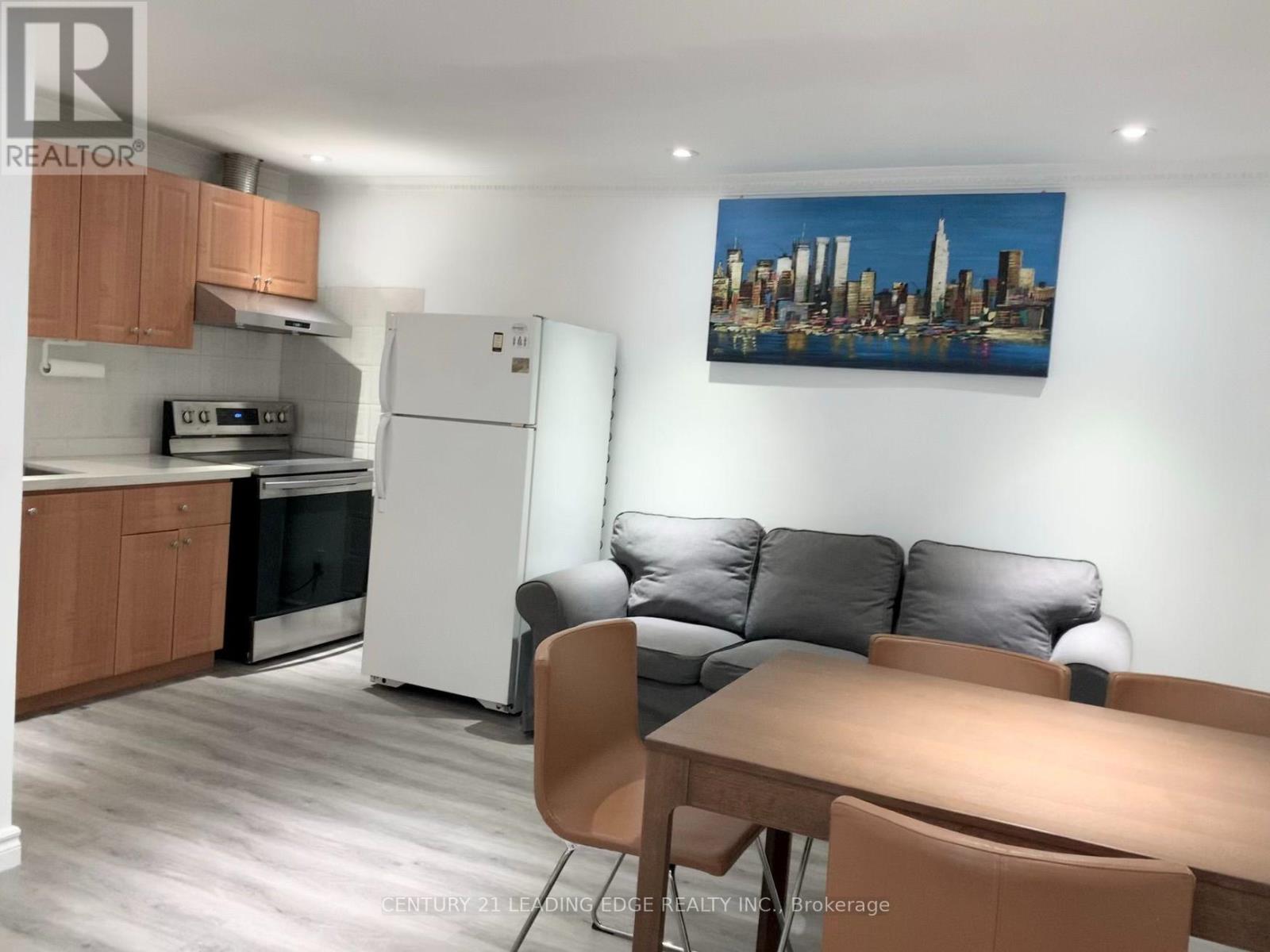 MAIN LEVEL BACK - 30 HURON STREET, Toronto, Ontario