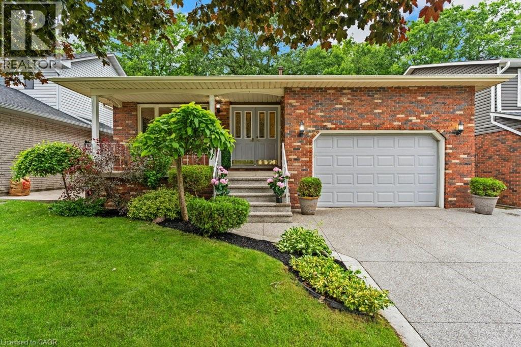 31 PINEWARBLER Drive, Hamilton, Ontario