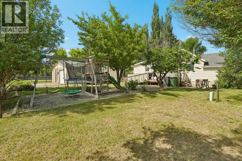 154 West 2 Avenue, Magrath, Alberta  T0K 1J0 - Photo 5 - A2328311
