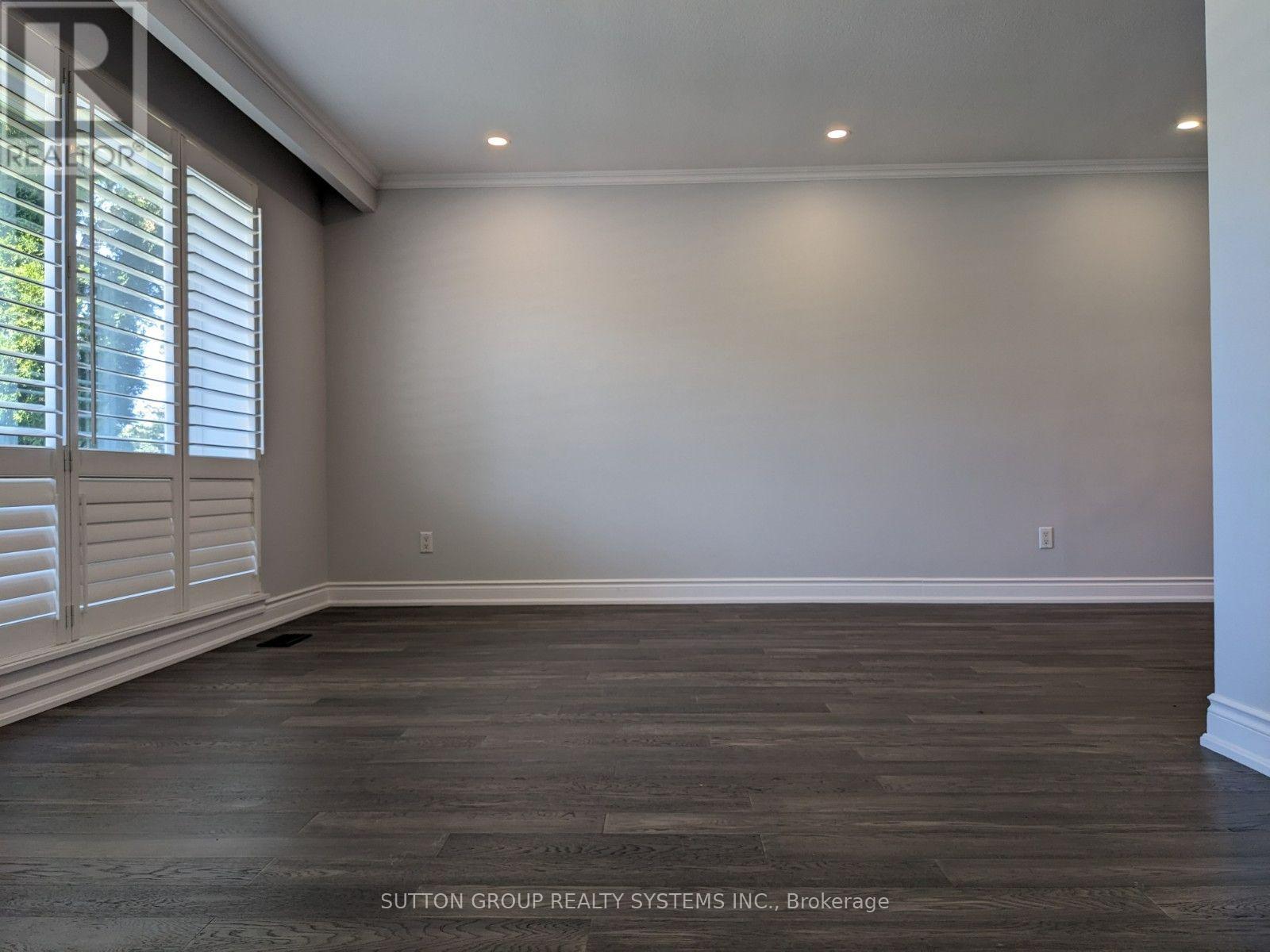 297 Balmoral Drive, Brampton, Ontario  L6T 1V5 - Photo 4 - W13580366