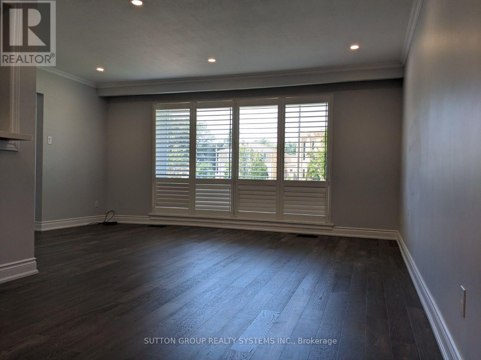 297 Balmoral Drive, Brampton, Ontario  L6T 1V5 - Photo 5 - W13580366