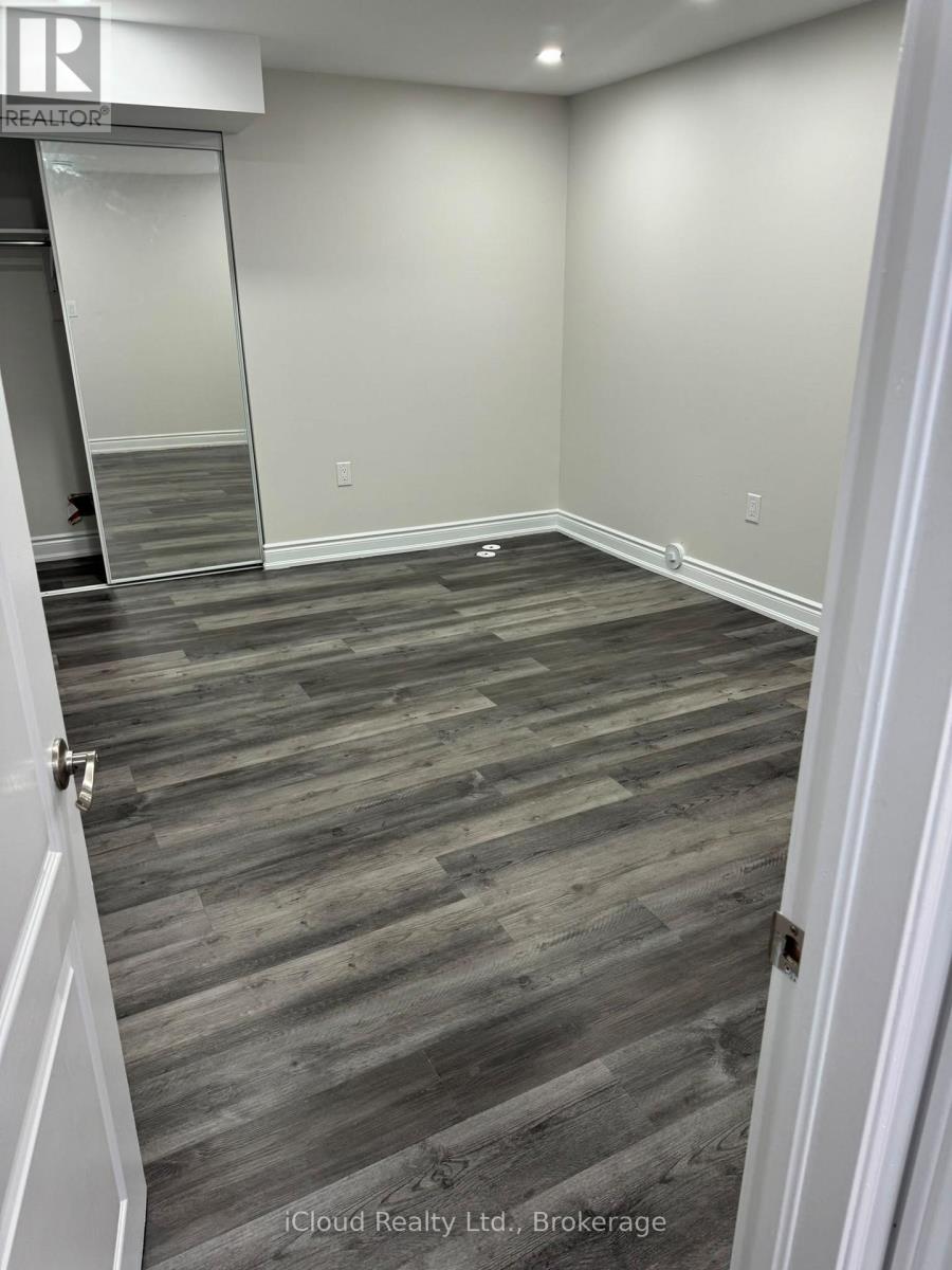35 Velvet Grass Lane, Brampton, Ontario  L6R 1X8 - Photo 12 - W13580402