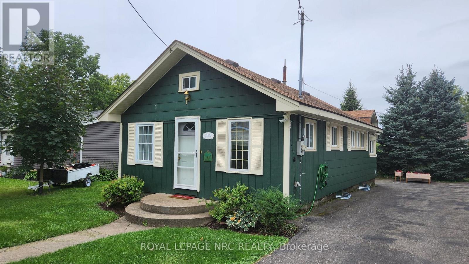 215 Devon Place, Fort Erie, Ontario  L0S 1B0 - Photo 2 - X13580300