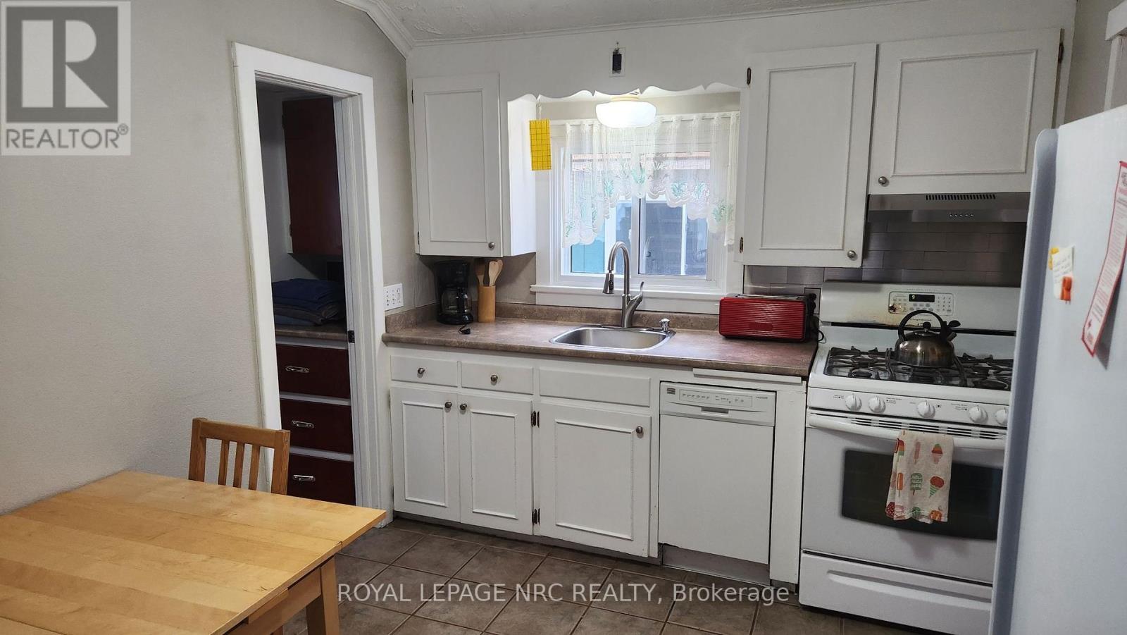215 Devon Place, Fort Erie, Ontario  L0S 1B0 - Photo 7 - X13580300