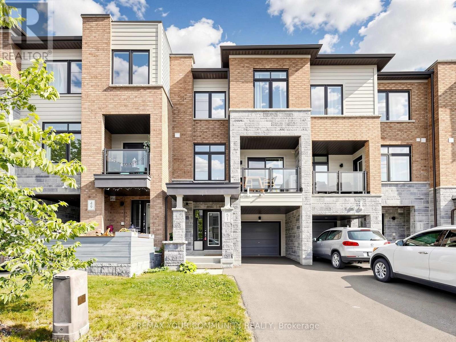 51 Vantage Loop, Newmarket, Ontario L3X 0K9 - Photo 1 - N13561020